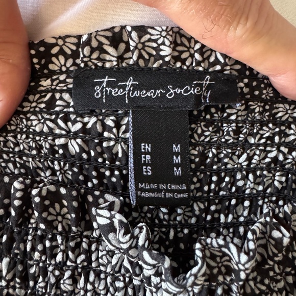 Floral Print Dress Black and White Sleeveless Smocked Black Gray Casual Sundress - Picture 9 of 16